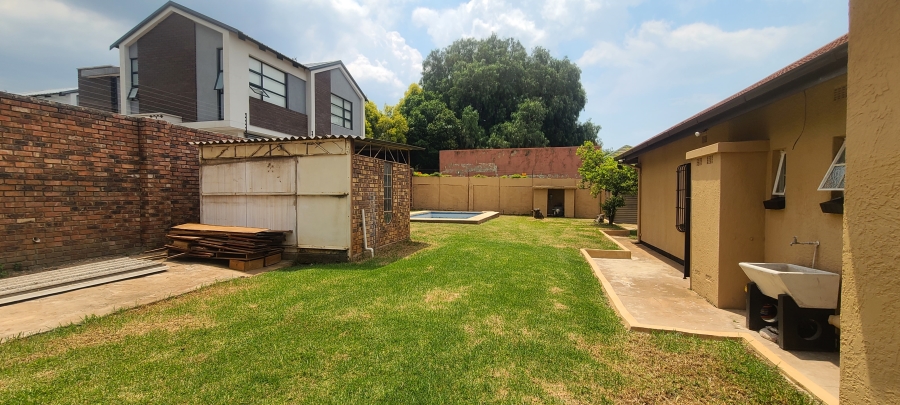 To Let 6 Bedroom Property for Rent in Edendale Gauteng