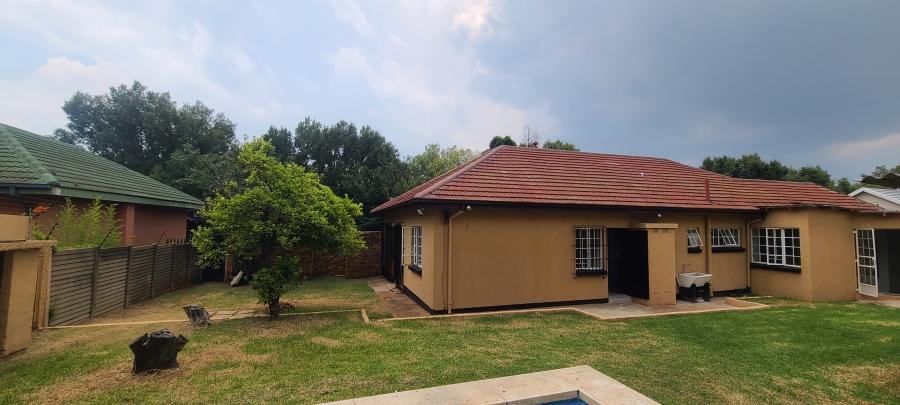 To Let 6 Bedroom Property for Rent in Edendale Gauteng