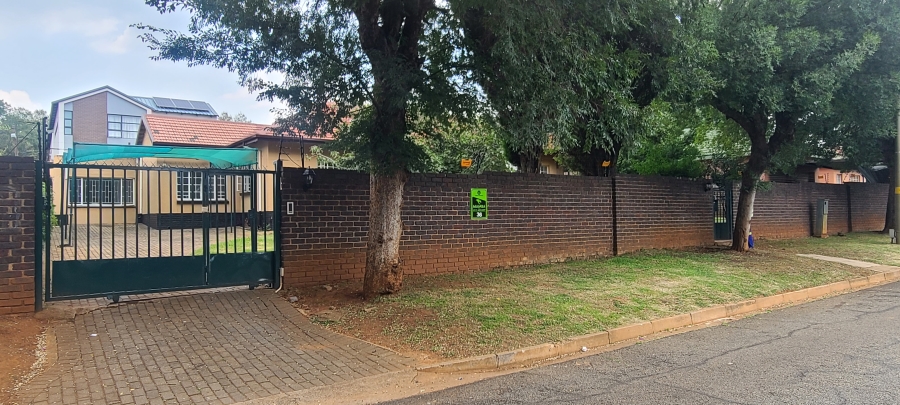 To Let 6 Bedroom Property for Rent in Edendale Gauteng