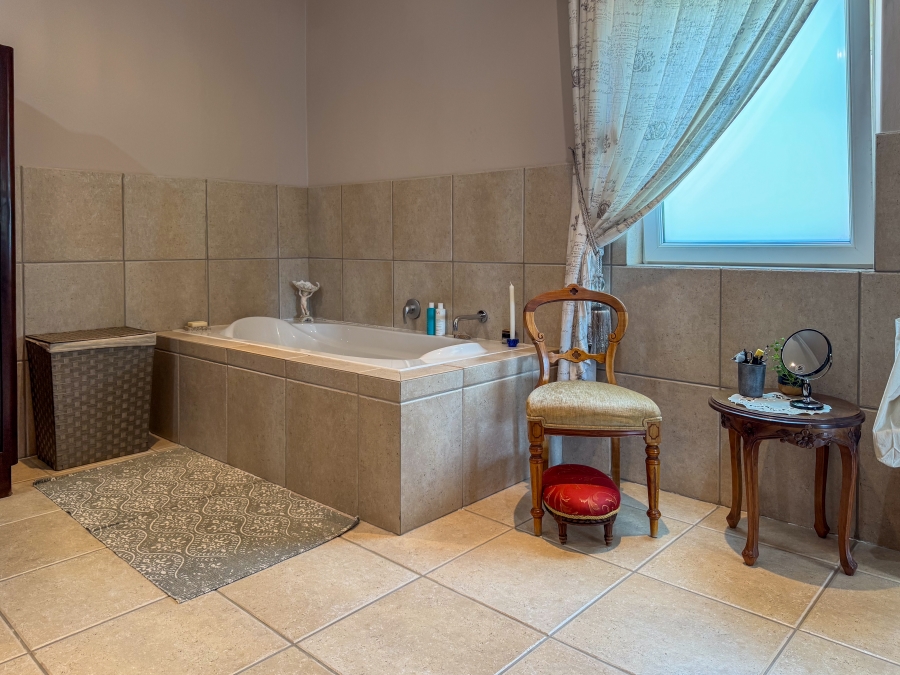 4 Bedroom Property for Sale in Blue Saddle Ranches Gauteng