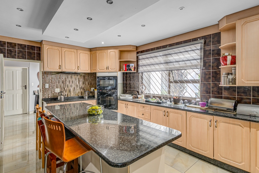 7 Bedroom Property for Sale in Kelvin Gauteng