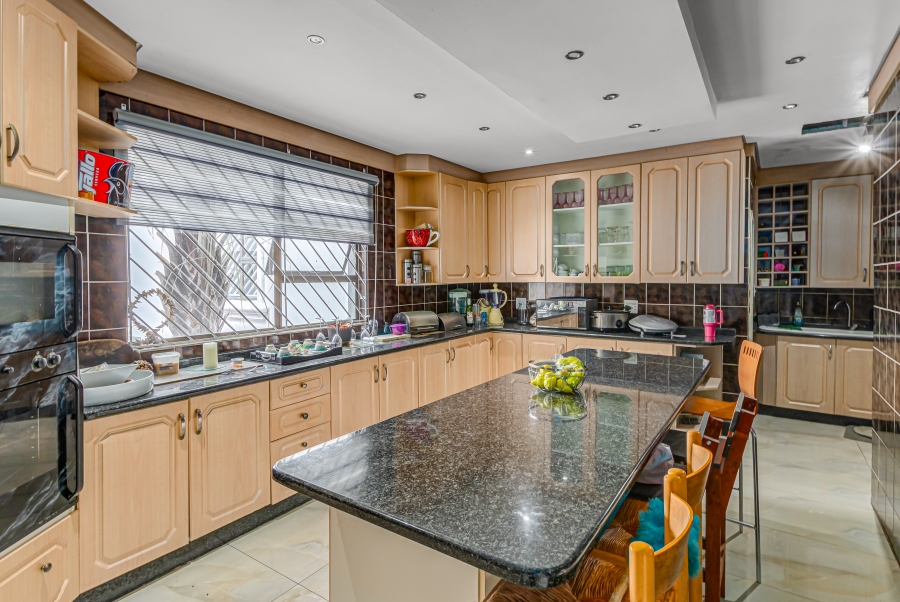 7 Bedroom Property for Sale in Kelvin Gauteng