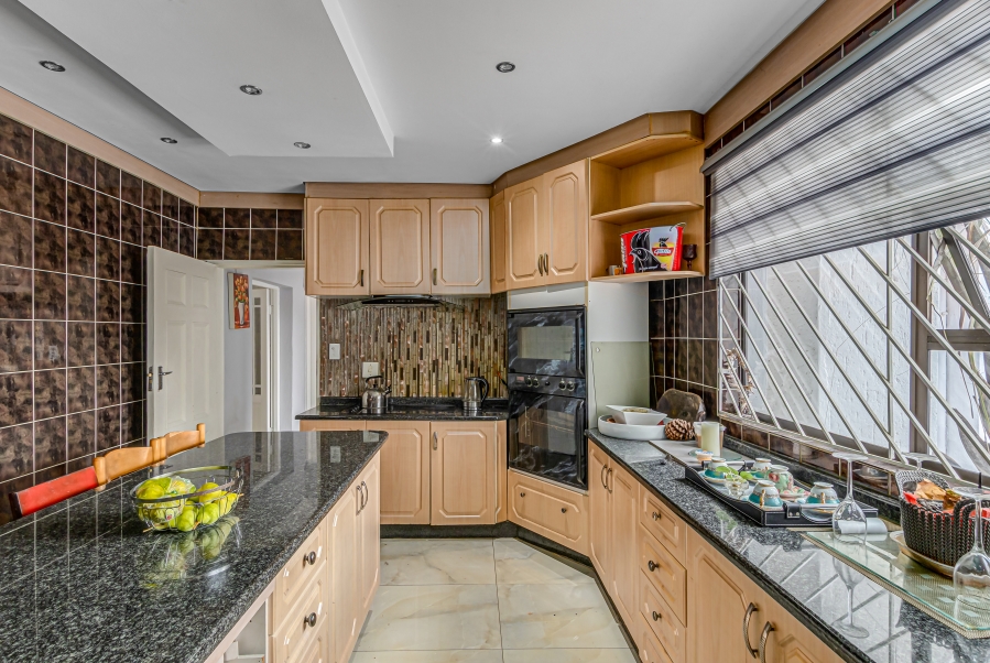 7 Bedroom Property for Sale in Kelvin Gauteng