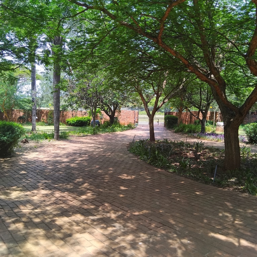 4 Bedroom Property for Sale in Ruimsig Gauteng