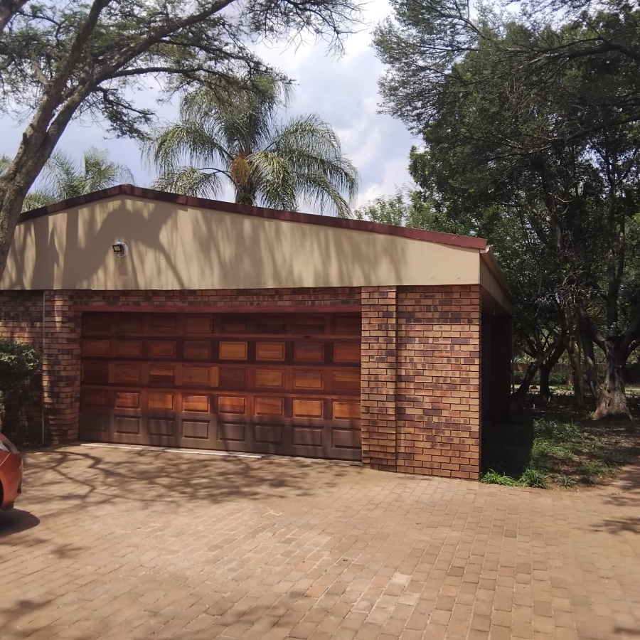 4 Bedroom Property for Sale in Ruimsig Gauteng