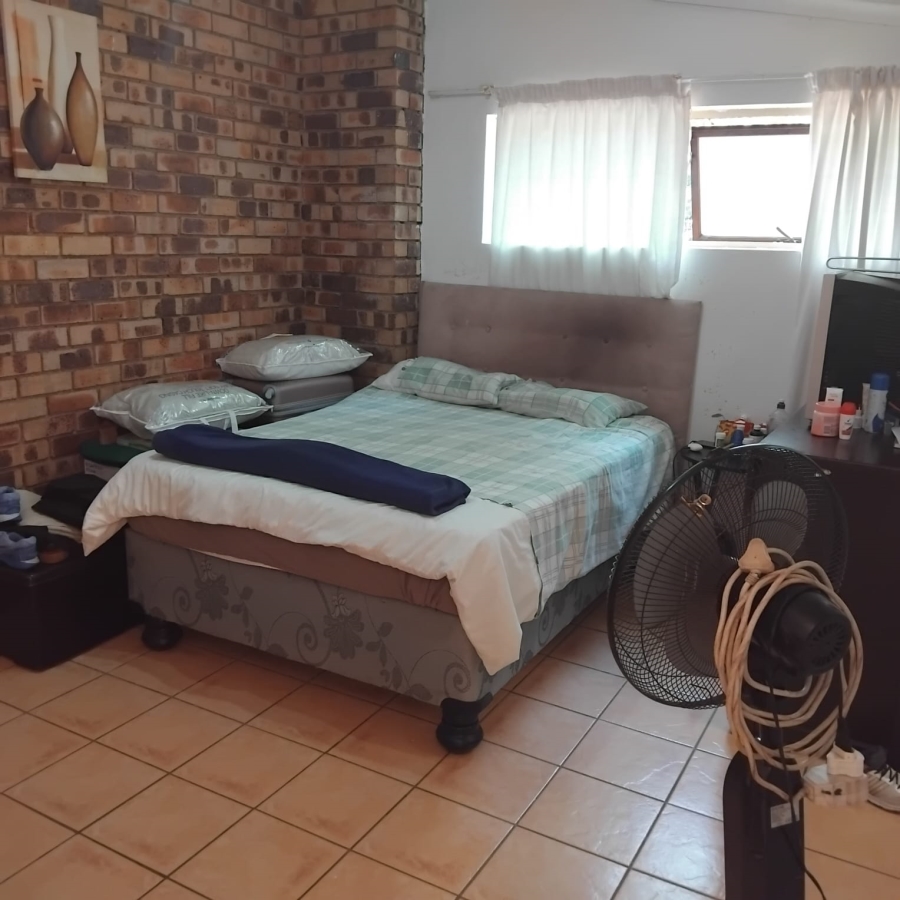 4 Bedroom Property for Sale in Ruimsig Gauteng