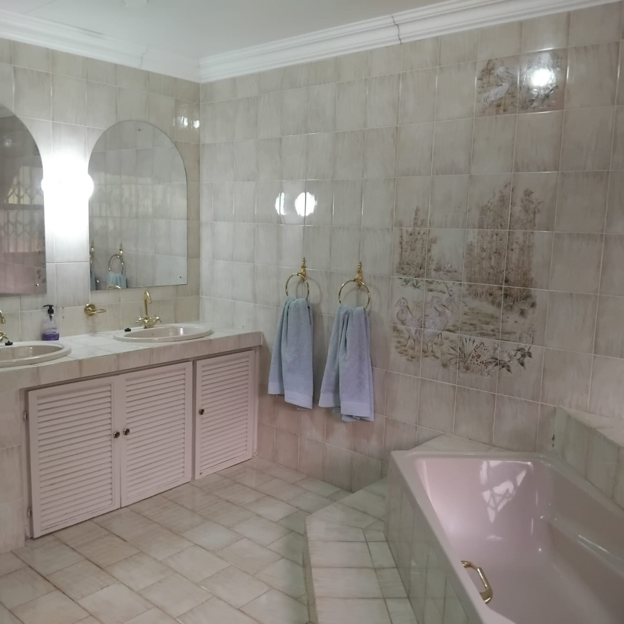 4 Bedroom Property for Sale in Ruimsig Gauteng