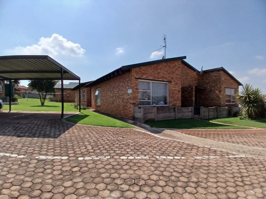 3 Bedroom Property for Sale in Mindalore Gauteng