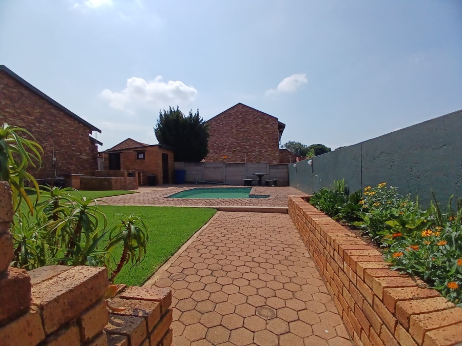 3 Bedroom Property for Sale in Mindalore Gauteng