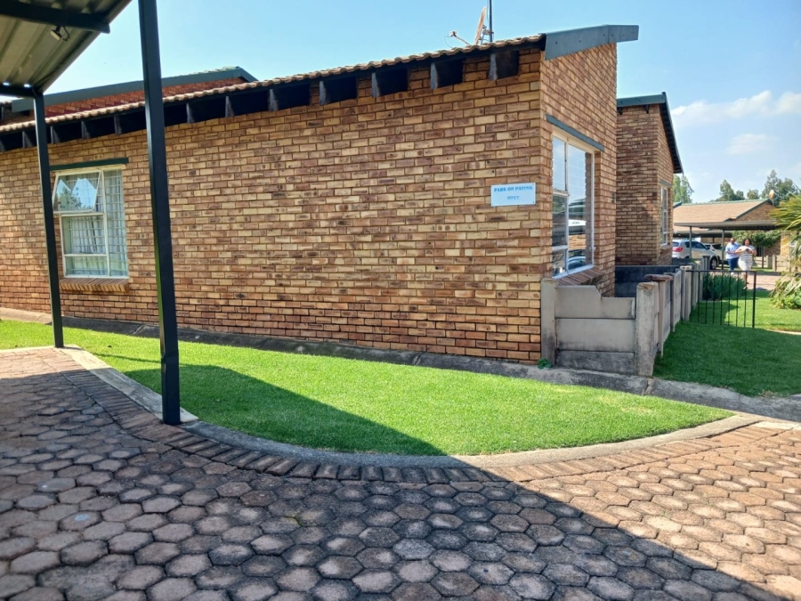 3 Bedroom Property for Sale in Mindalore Gauteng