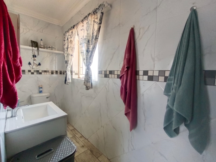 3 Bedroom Property for Sale in Helikonpark Gauteng