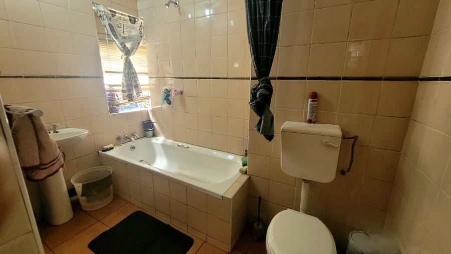 2 Bedroom Property for Sale in Sunnyside Gauteng