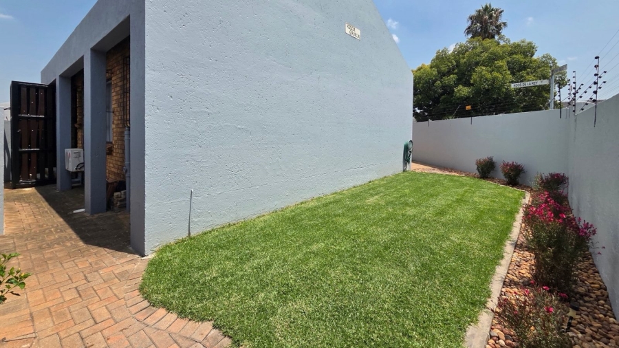 2 Bedroom Property for Sale in Beyers Park Gauteng