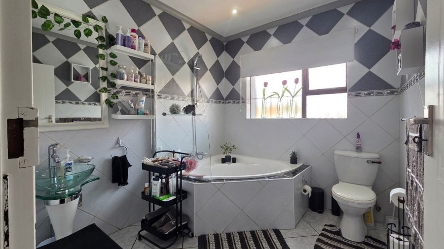 2 Bedroom Property for Sale in Beyers Park Gauteng