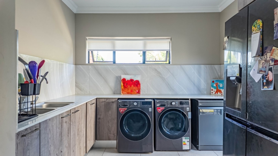 3 Bedroom Property for Sale in Sinoville Gauteng