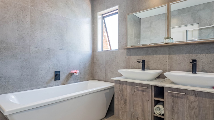 3 Bedroom Property for Sale in Sinoville Gauteng