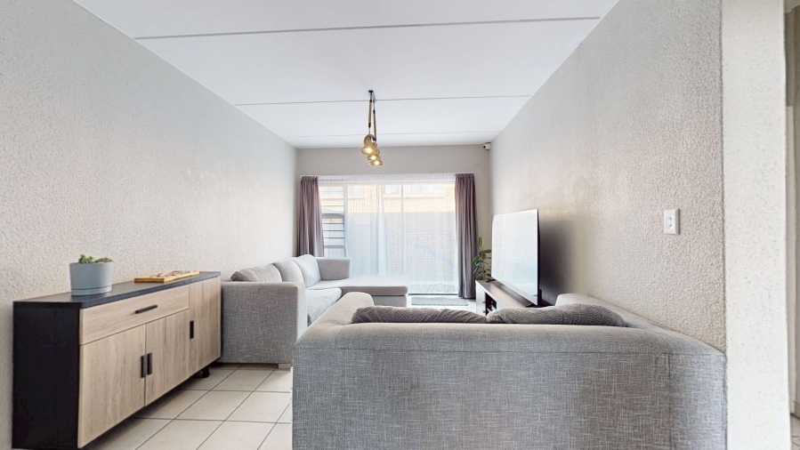 2 Bedroom Property for Sale in Klippoortjie Gauteng