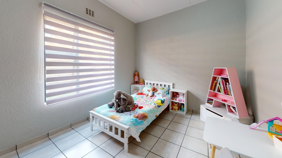 2 Bedroom Property for Sale in Klippoortjie Gauteng