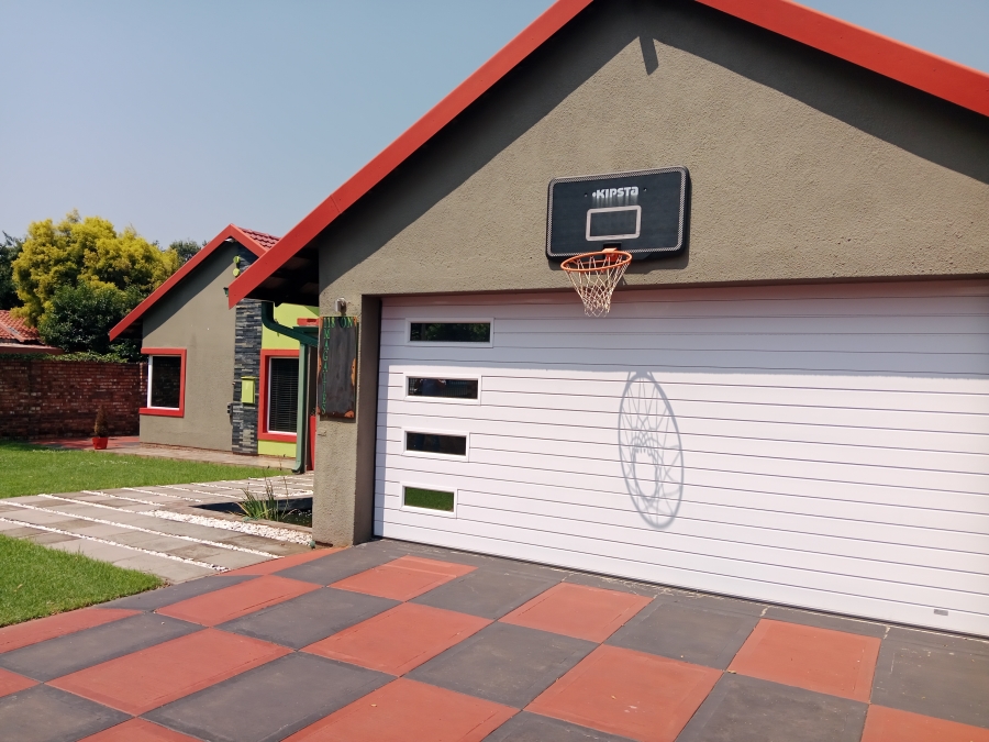 4 Bedroom Property for Sale in Brackendowns Gauteng