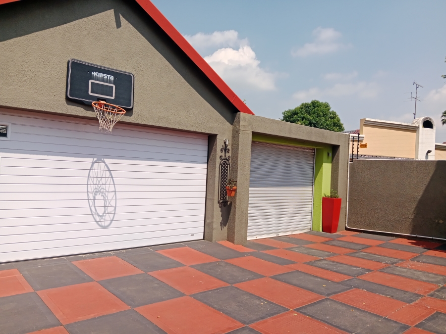 4 Bedroom Property for Sale in Brackendowns Gauteng