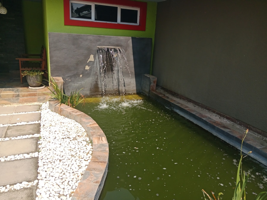 4 Bedroom Property for Sale in Brackendowns Gauteng
