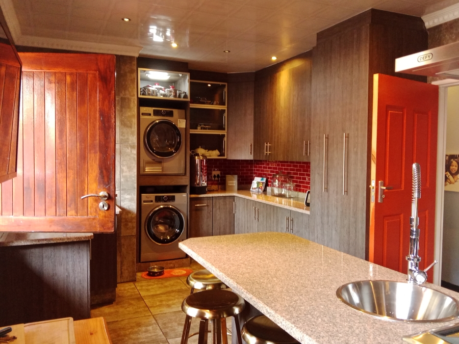 4 Bedroom Property for Sale in Brackendowns Gauteng