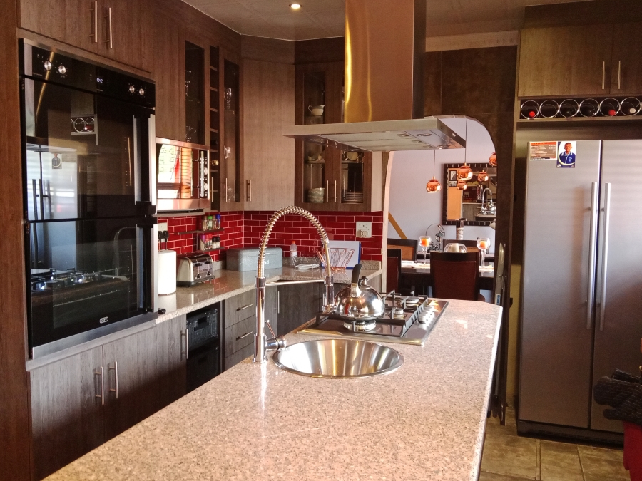 4 Bedroom Property for Sale in Brackendowns Gauteng