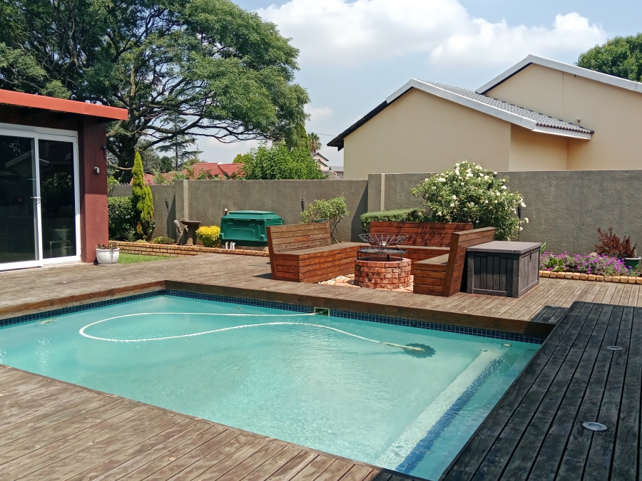 4 Bedroom Property for Sale in Brackendowns Gauteng