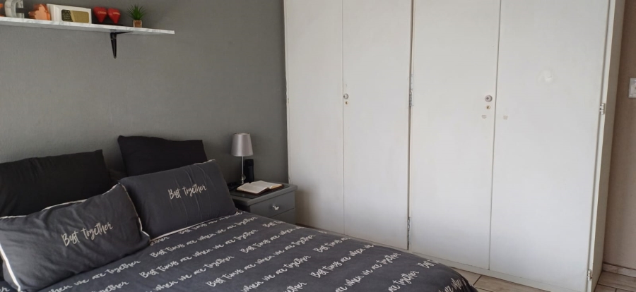 To Let 2 Bedroom Property for Rent in South Crest Gauteng