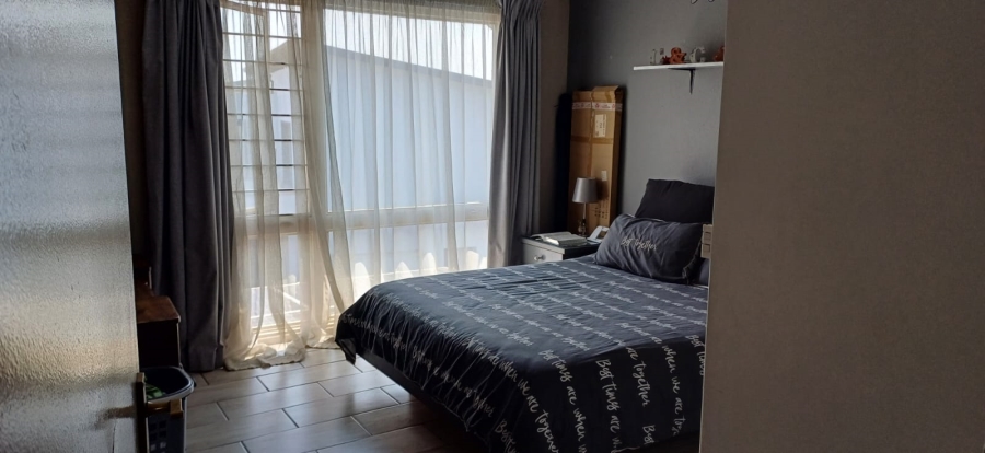 To Let 2 Bedroom Property for Rent in South Crest Gauteng