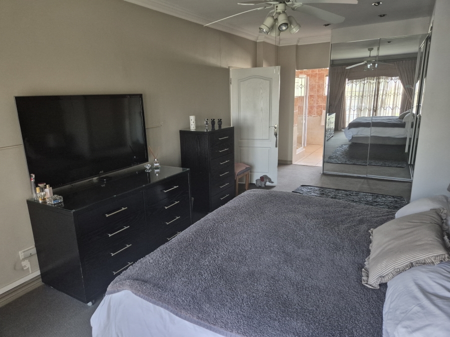 4 Bedroom Property for Sale in Glenvista Gauteng