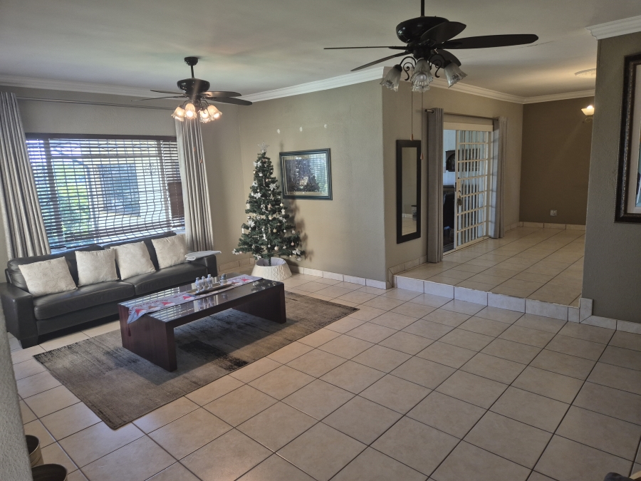 4 Bedroom Property for Sale in Glenvista Gauteng