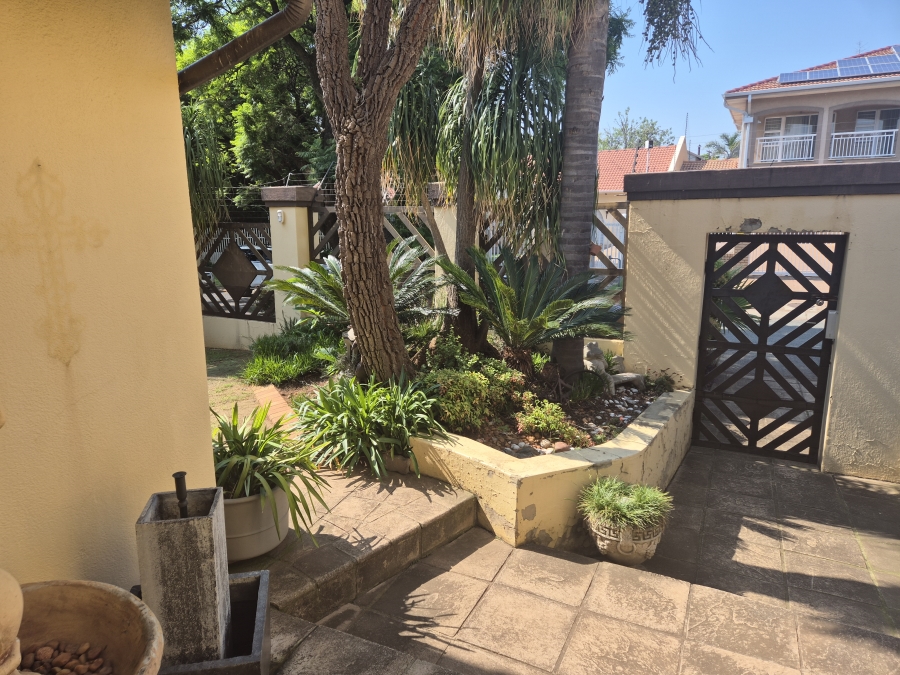 4 Bedroom Property for Sale in Glenvista Gauteng