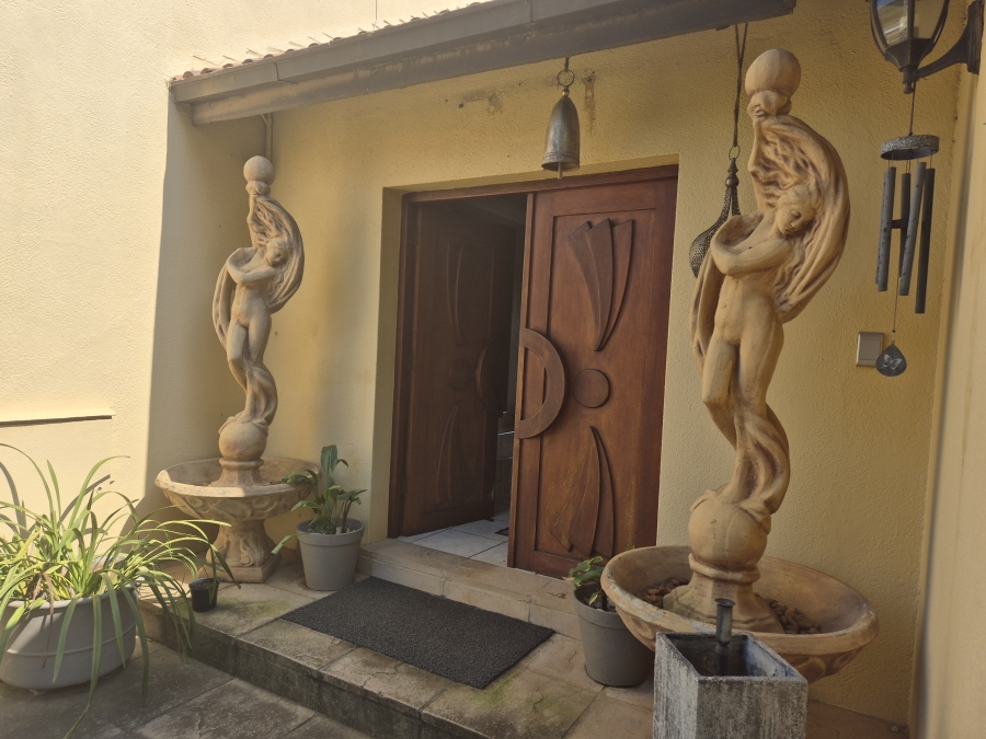 4 Bedroom Property for Sale in Glenvista Gauteng