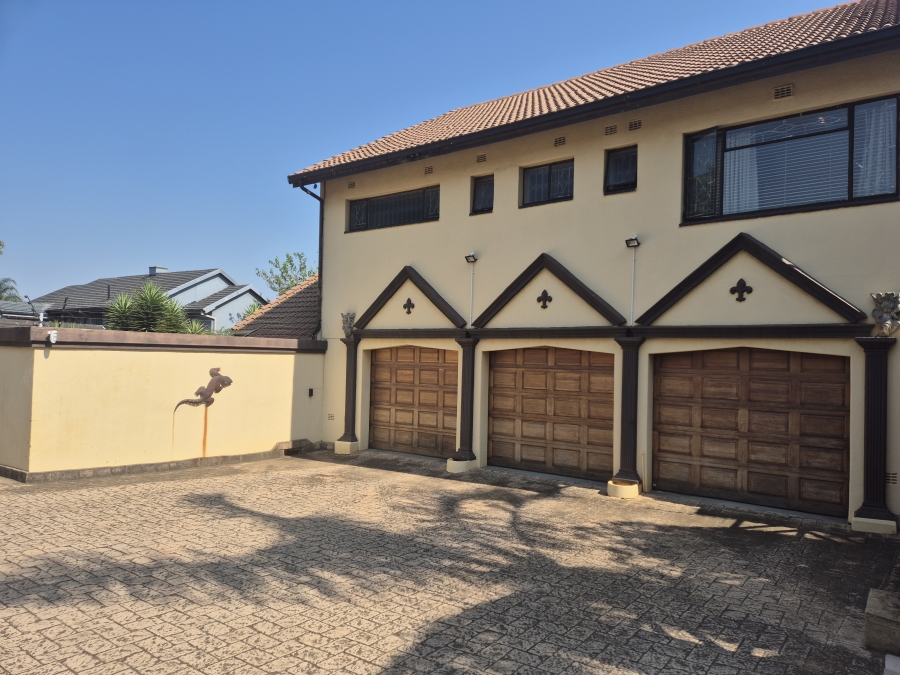 4 Bedroom Property for Sale in Glenvista Gauteng