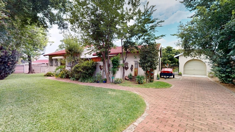 3 Bedroom Property for Sale in Farrarmere Gauteng