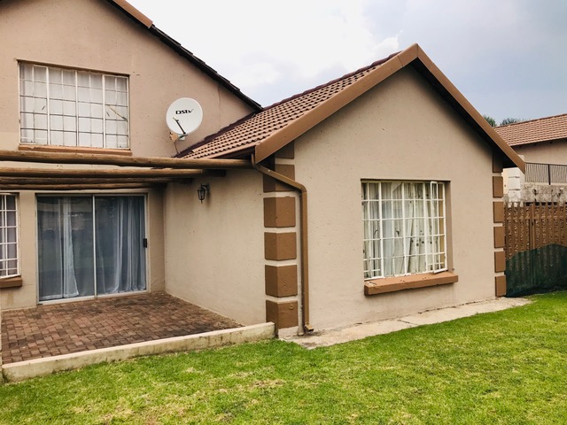 4 Bedroom Property for Sale in Sonneveld Gauteng