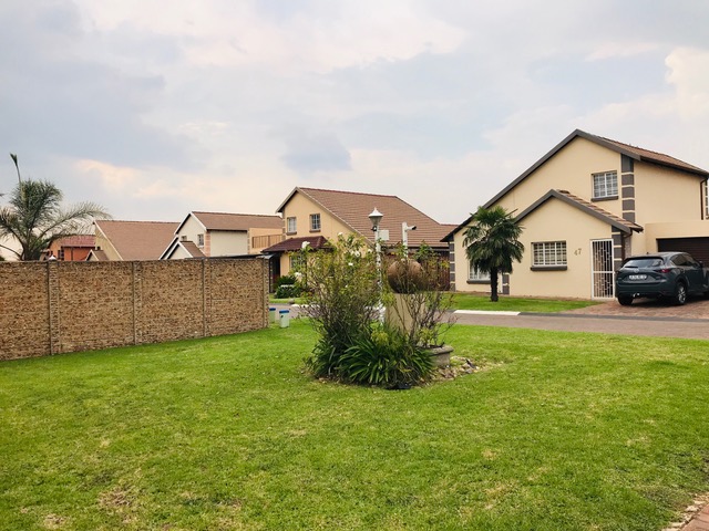 4 Bedroom Property for Sale in Sonneveld Gauteng