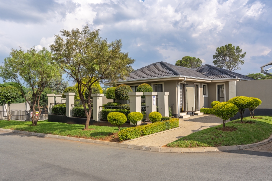 1 Bedroom Property for Sale in Broadacres Gauteng