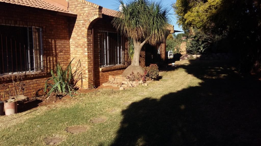 To Let 3 Bedroom Property for Rent in Van Riebeeck Park Gauteng