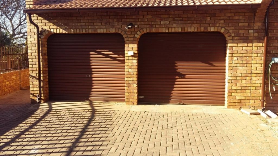 To Let 3 Bedroom Property for Rent in Van Riebeeck Park Gauteng