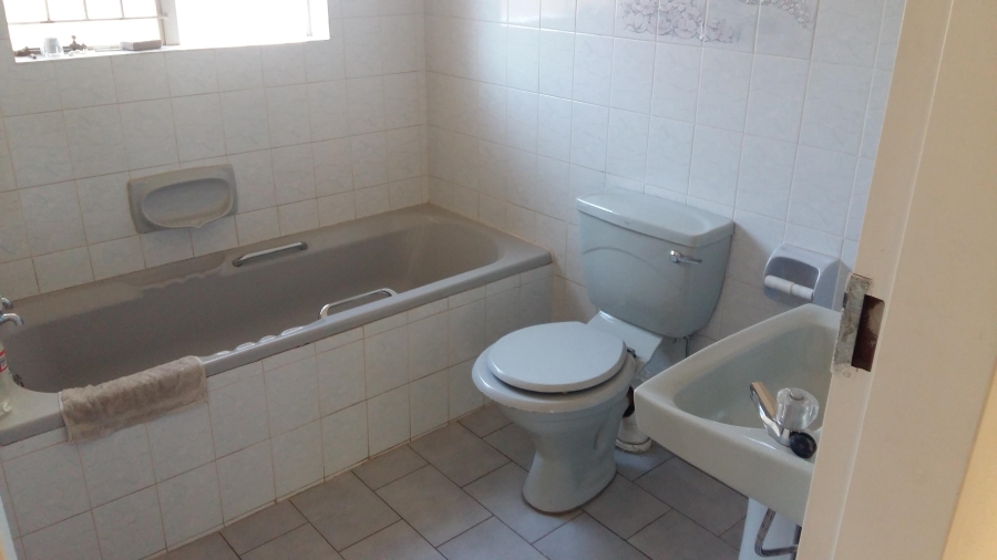 To Let 3 Bedroom Property for Rent in Van Riebeeck Park Gauteng