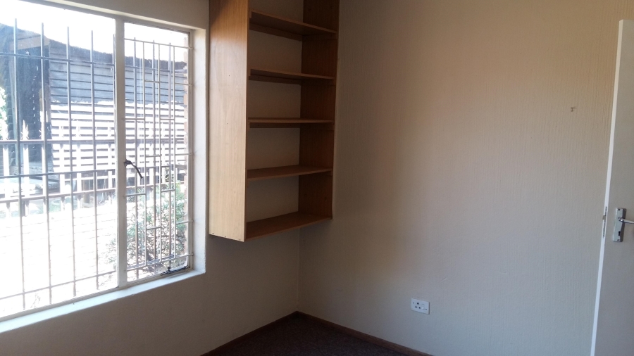 To Let 3 Bedroom Property for Rent in Van Riebeeck Park Gauteng