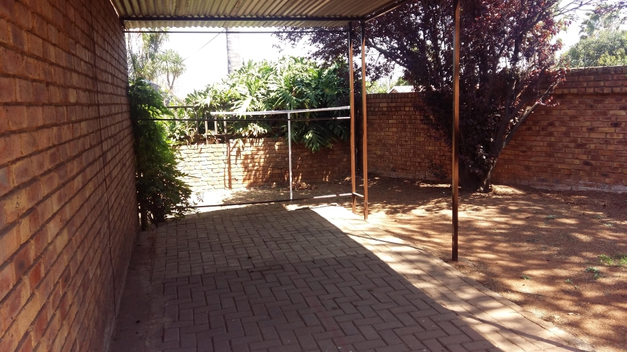 To Let 3 Bedroom Property for Rent in Van Riebeeck Park Gauteng