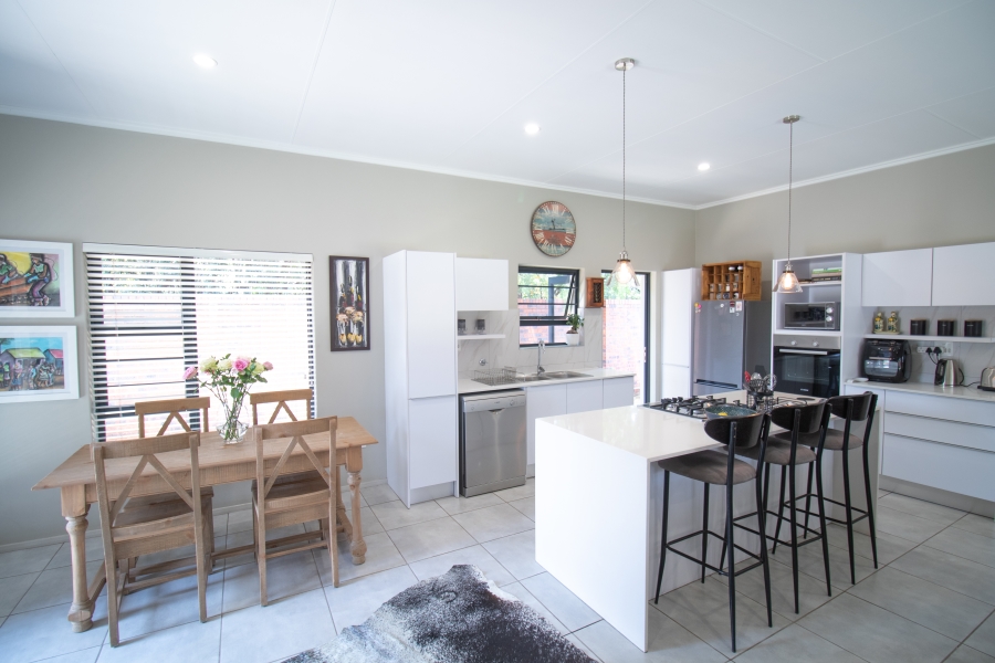 3 Bedroom Property for Sale in Vorna Valley Gauteng