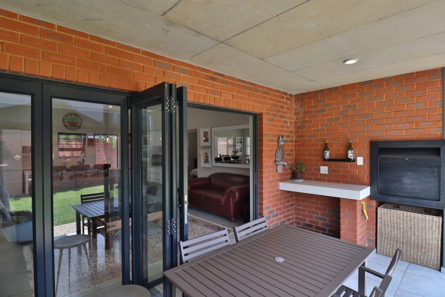 3 Bedroom Property for Sale in Vorna Valley Gauteng