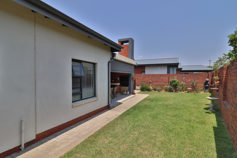 3 Bedroom Property for Sale in Vorna Valley Gauteng
