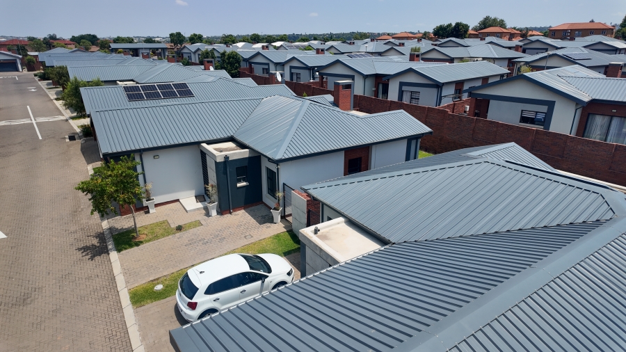 3 Bedroom Property for Sale in Vorna Valley Gauteng