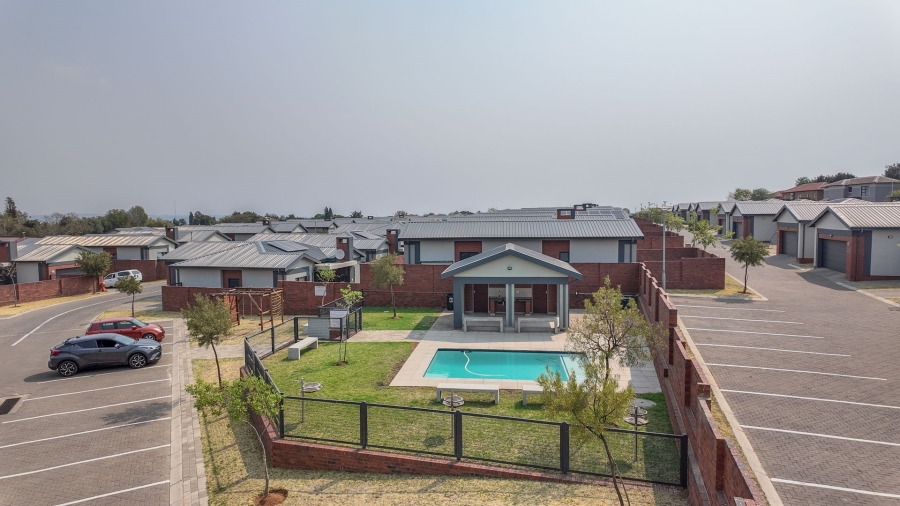 3 Bedroom Property for Sale in Vorna Valley Gauteng