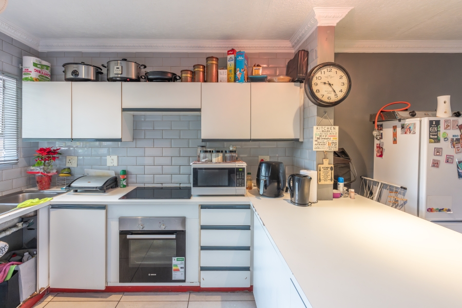 2 Bedroom Property for Sale in Buccleuch Gauteng